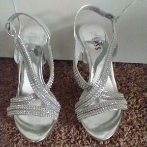 High heels size 6
